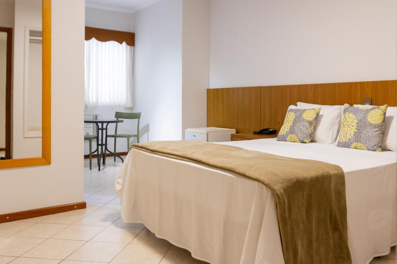 Ilha Porchat Hotel